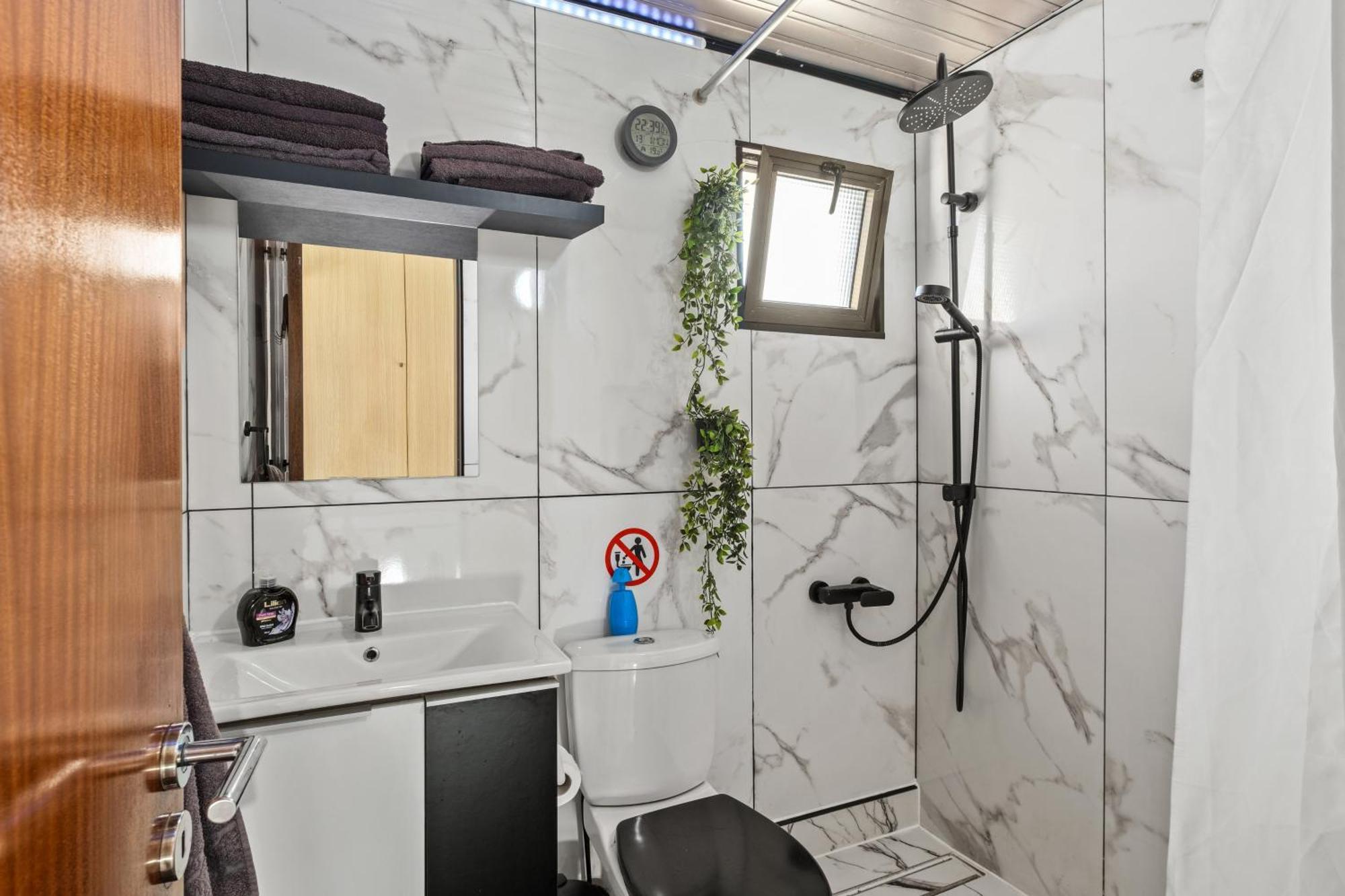 Demetris Apartment Meneou ภายนอก รูปภาพ